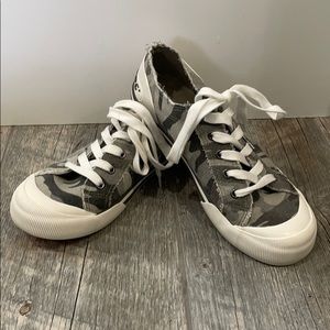 Women’s Rocketdog shoes size 9